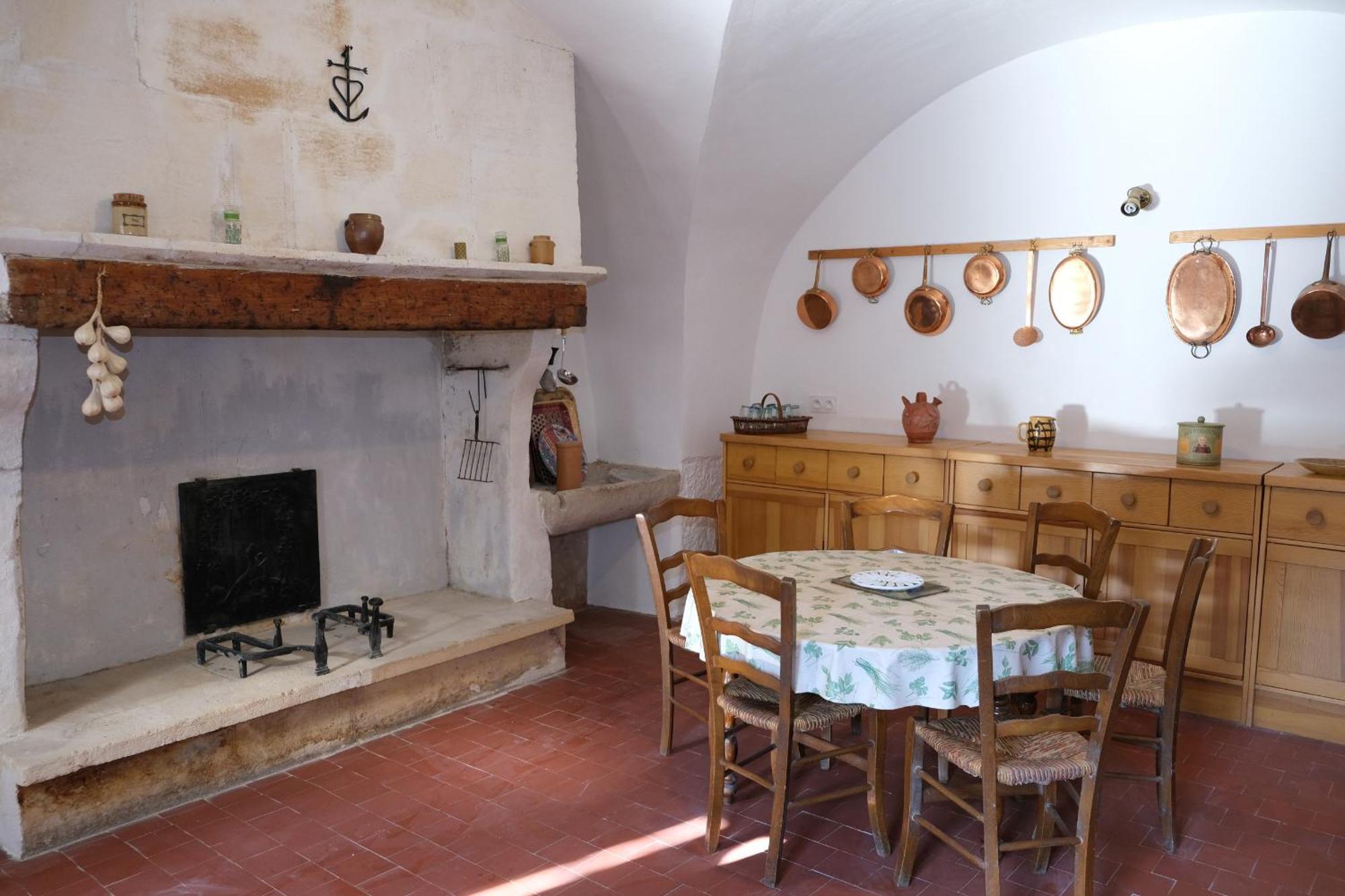 Typical Mas Provencal With Swimming Pool In A Small Hamlet Near Mouries In The Alpilles In Provence- 8 Persons Villa Exterior photo